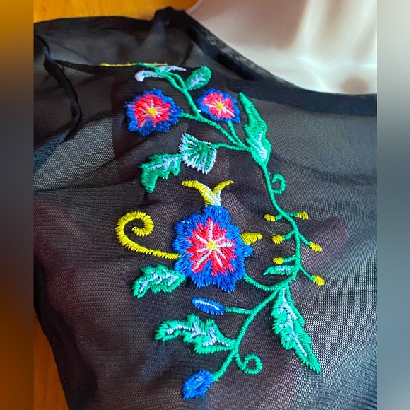 3/$20 Like new pretty ZARA Trafaluc black sheer mesh top,floral embroidery,S - Picture 3 of 6